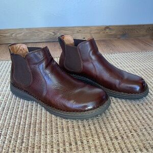 BORN Mens Casual Chelsea Leather Boot Leather Lined Size 12 M Brown Pull On